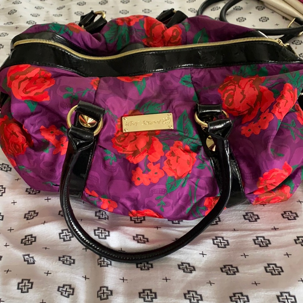 Betsey Johnson skull purse